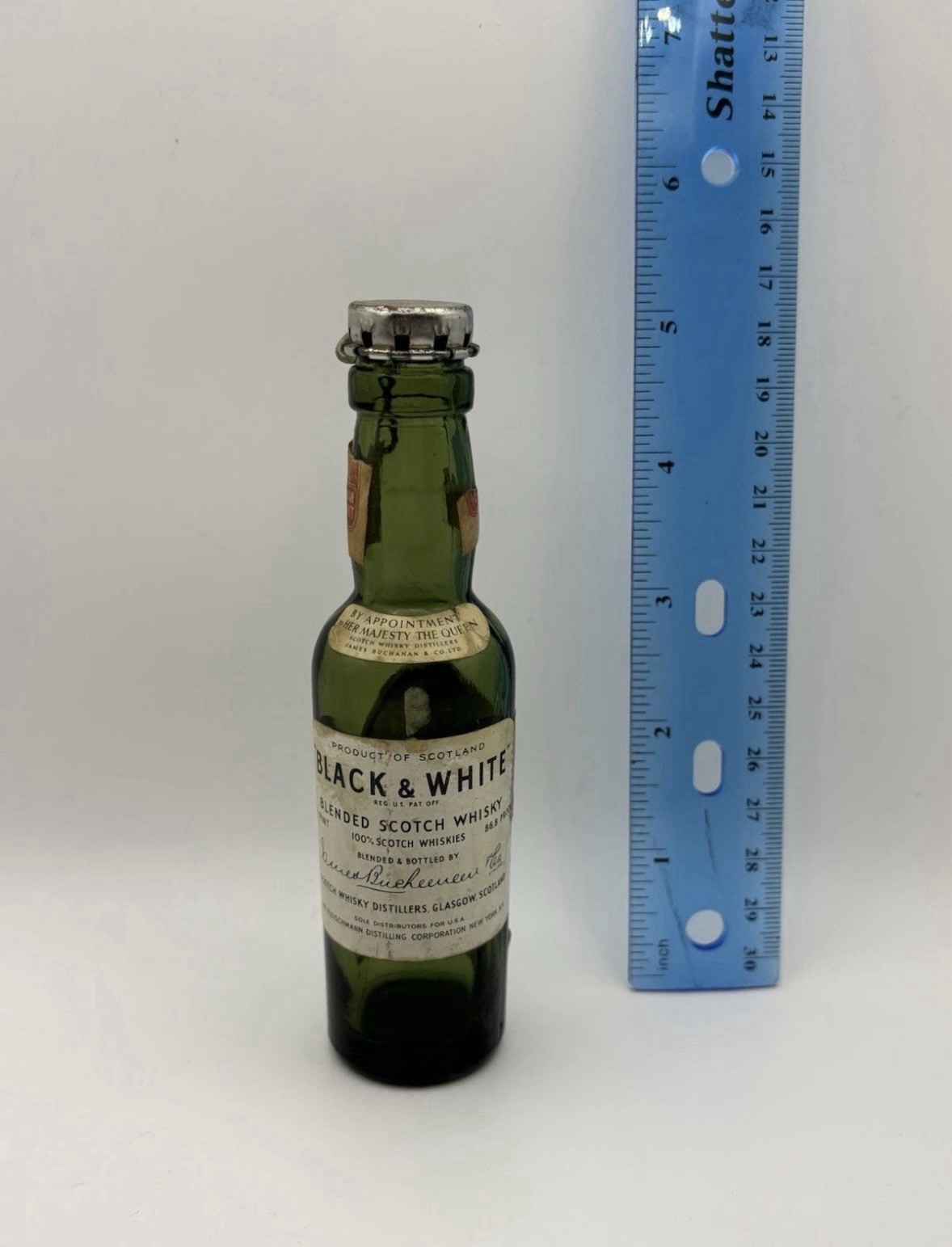 EMPTY Vintage Black & White Blended Scotch Whiskey 1/10 Pint Bottle With Top