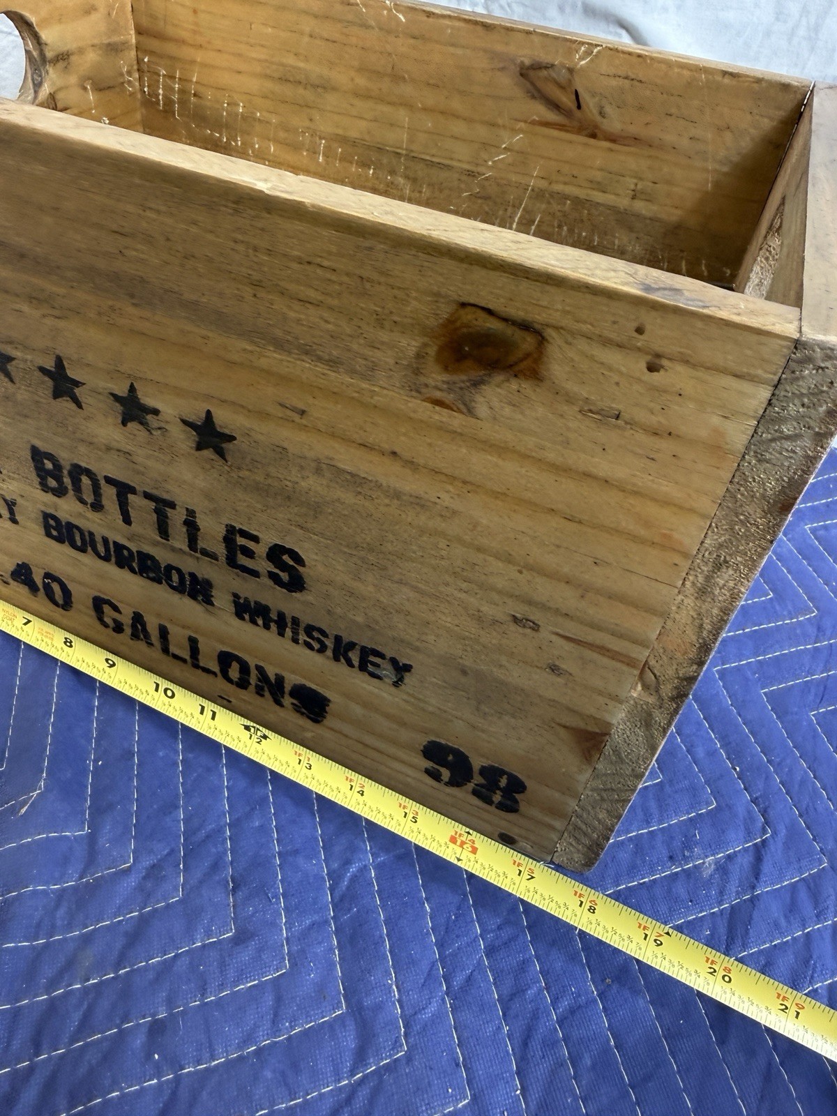 Vintage Kentucky Bourbon Whiskey Wood Crate 12 Bottle 2.40 Gallon Storage Box