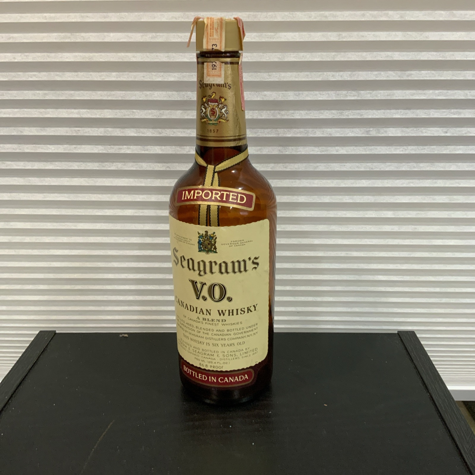 Vintage SEAGRAM’S V.O. Canadian Whisky Empty Bottle 1 Gallon 1957 YEAR RARE!!!!