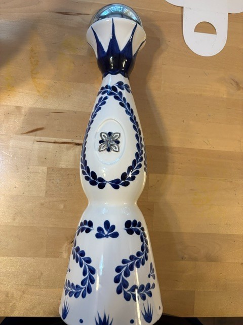 Clase Azul Reposado Tequila Bottle 750ml Blue/White Ceramic Decanter Modern Logo