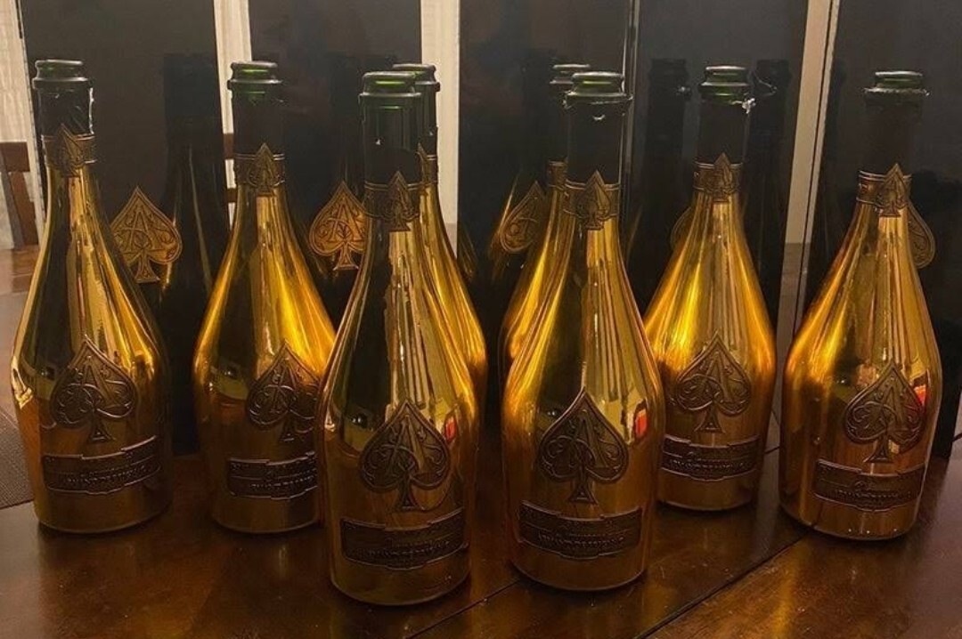 8 Ace Of Spades brut (GOLD) EMPTY BOTTLE Armand De Brignac WITH BOX AND SLEVE