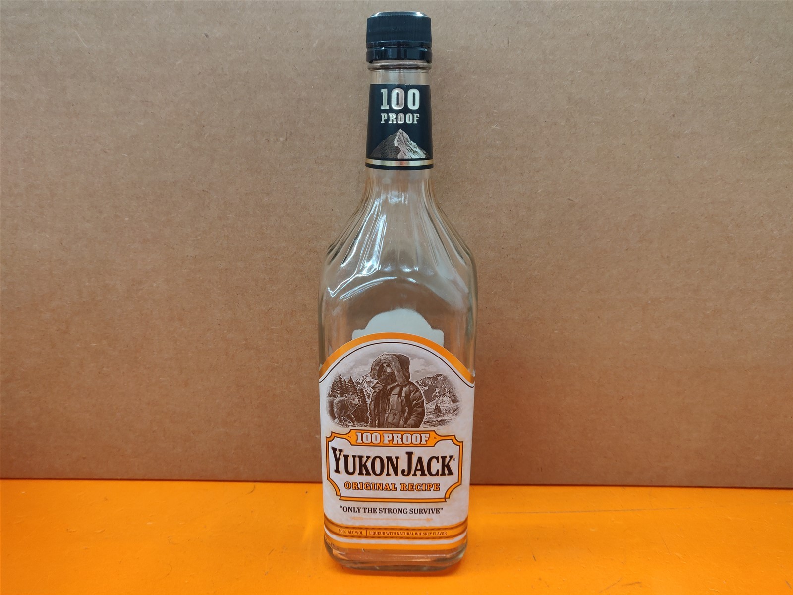 ⭐️⭐️⭐️⭐️⭐️ Empty 1L Yukon Jack Clear Glass Bottle Man Cave Upcycle/Crafts/Décor