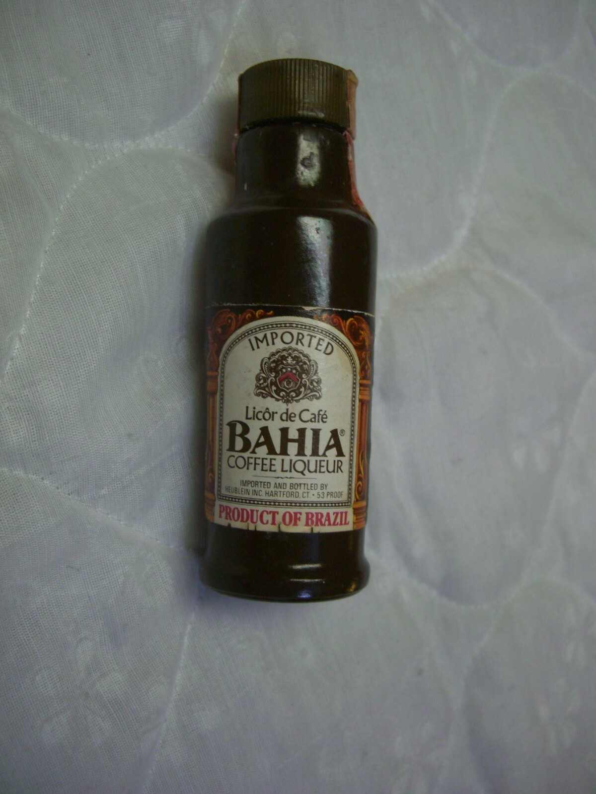 1962 Heublein Bahia Coffee Liqueur 1/8 Pint Brown Glass Bottle/WI Tax Stamp