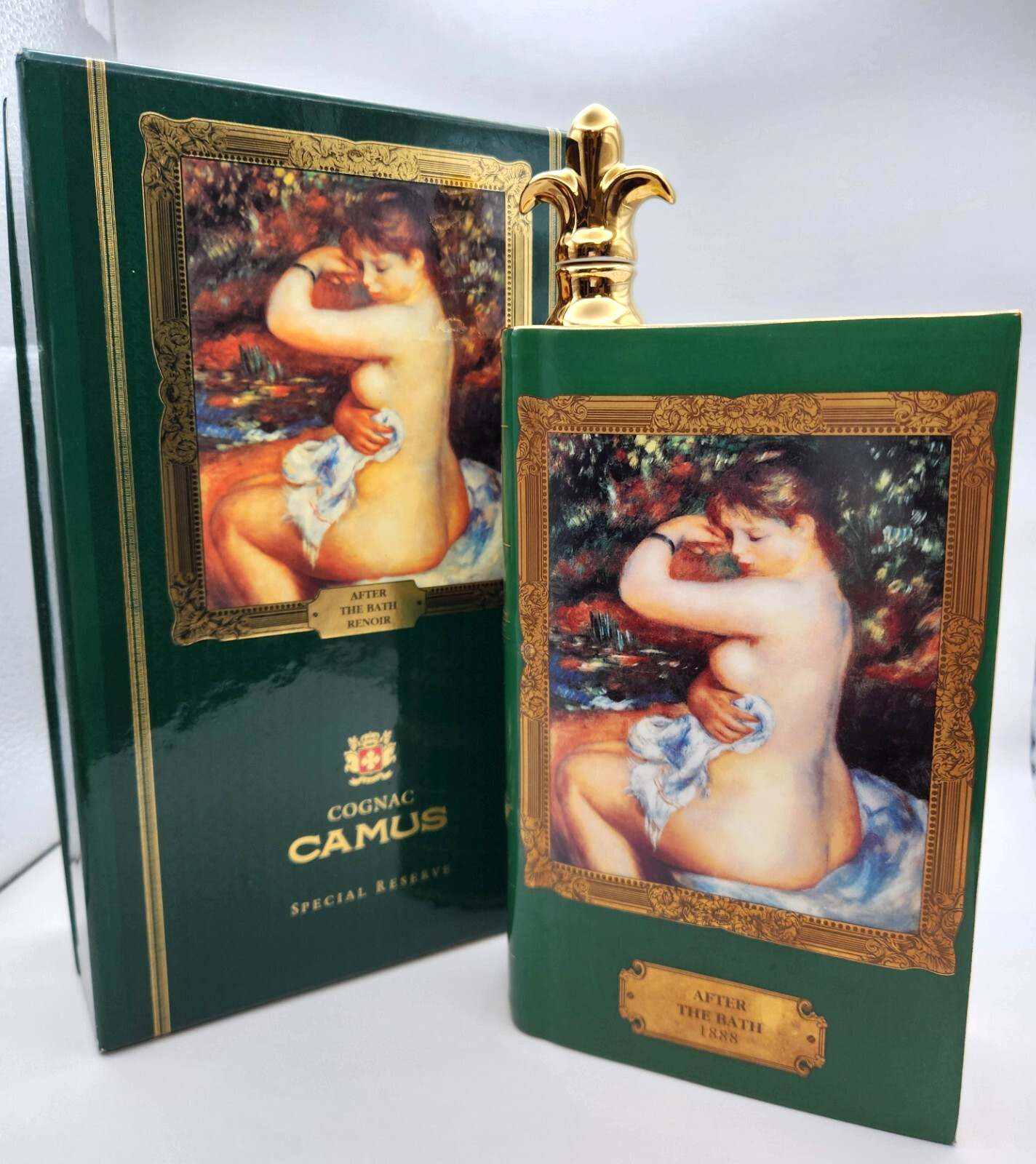 CAMUS Special Reserve Book Decanter Renoir «After the Bath» 22k Gold 700ml EMPTY