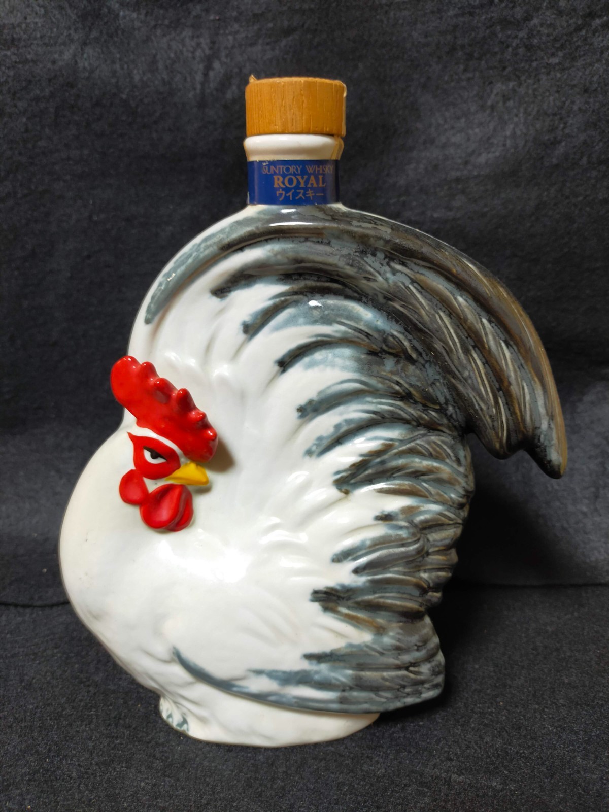Suntory Royal Whisky Japanese Zodiac Rooster Chicken Pottery bottle (empty) Rare
