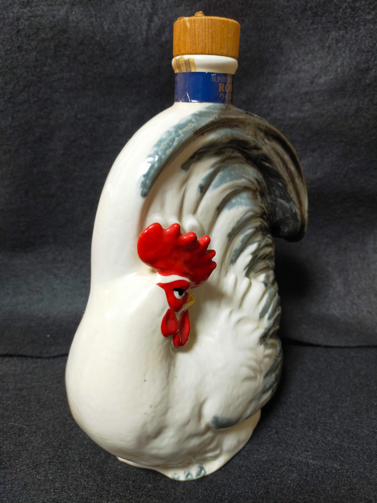 Suntory Royal Whisky Japanese Zodiac Rooster Chicken Pottery bottle (empty) Rare