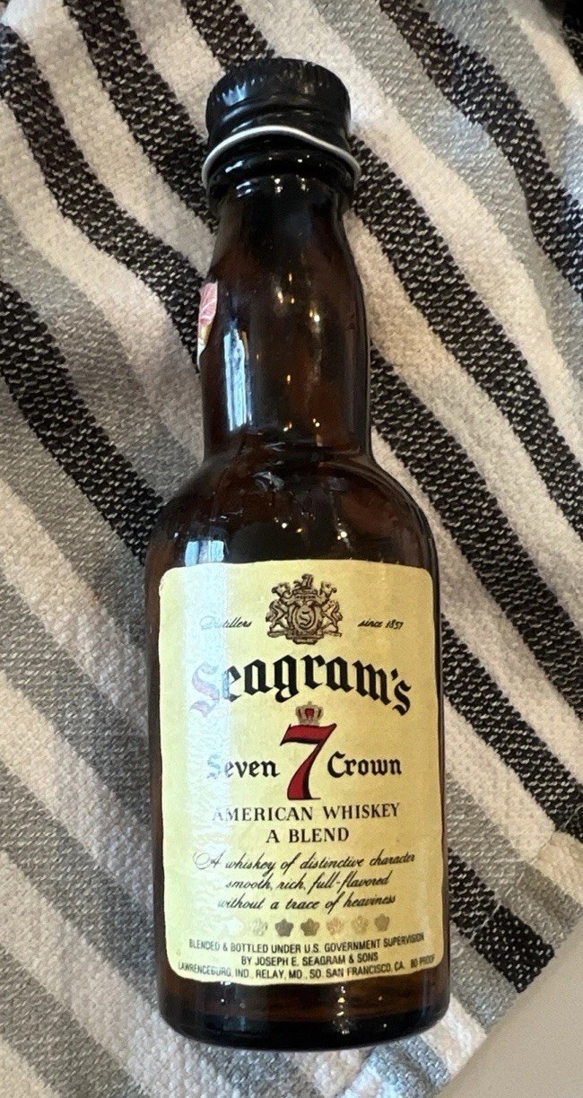 Vintage bottle mini Seagrams Seven CrownWhiskey 1/10 Pint airline size liquor