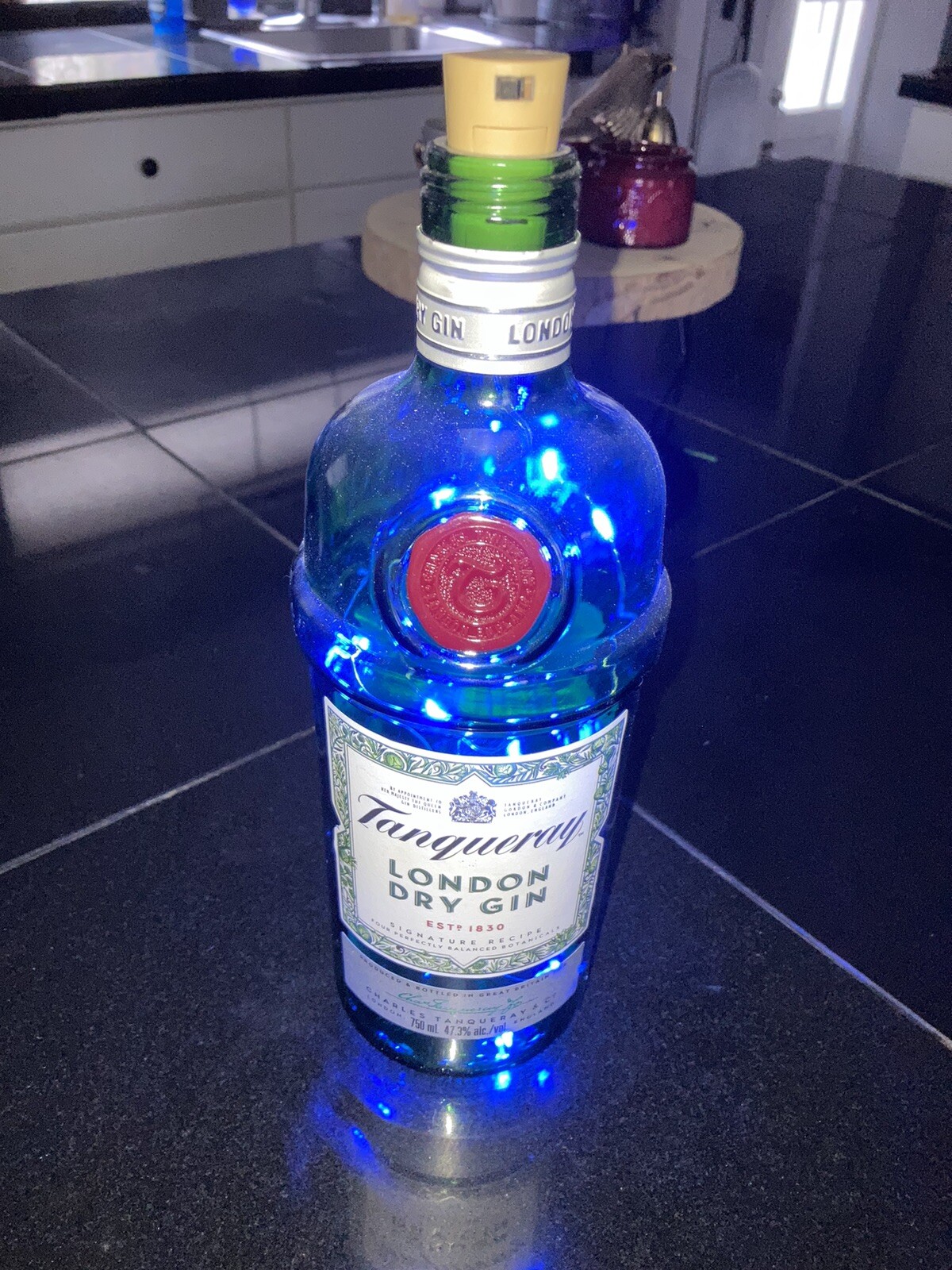 GREEN TANQUERAY LONDON DRY GIN LIQUOR BOTTLE WITH LIGHTS NIGHT LIGHT MAN CAVE