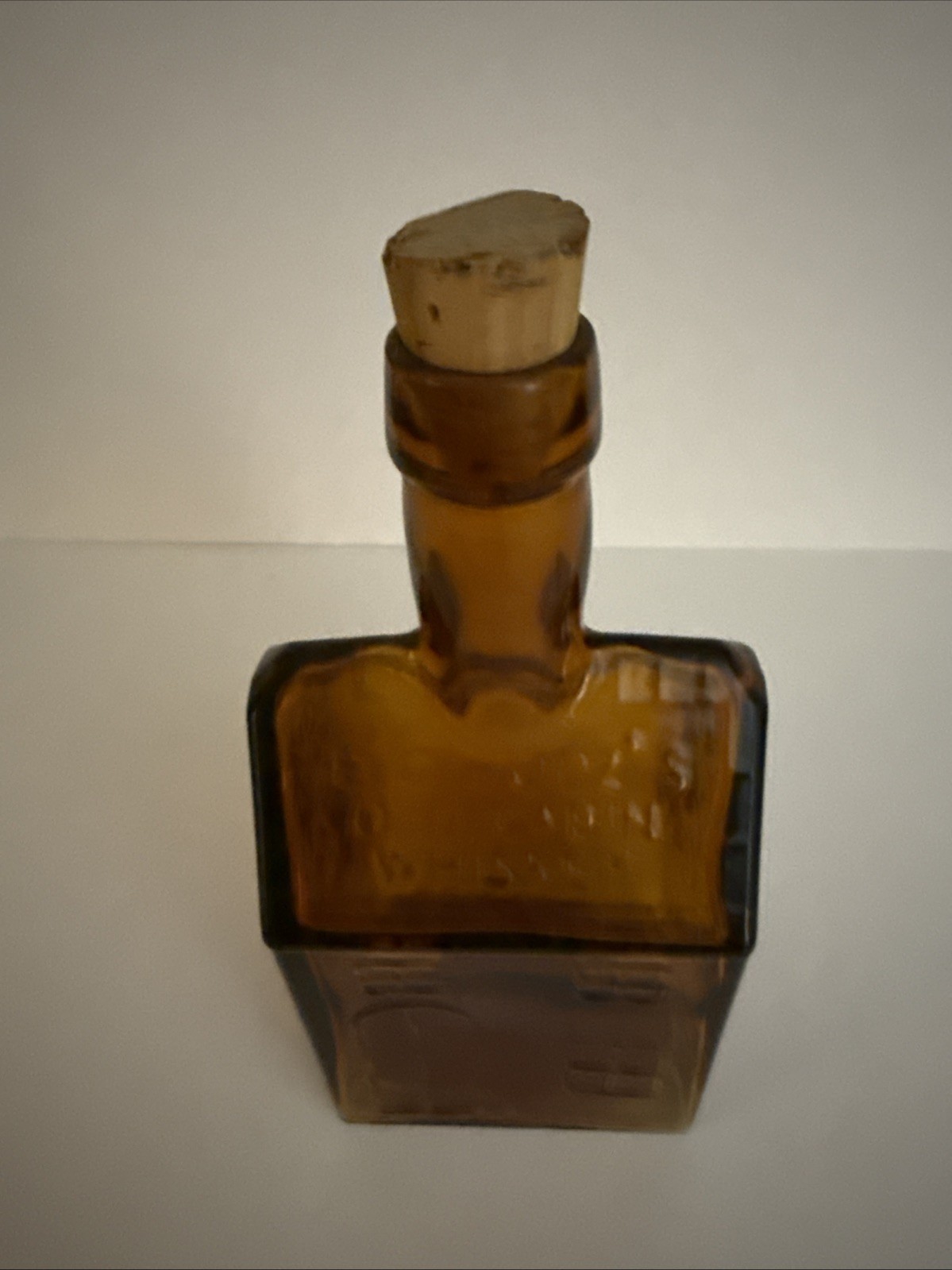 Vintage Amber Glass E. C. Booz’s Old Cabin Whiskey Bottle 1840 Philadelphia