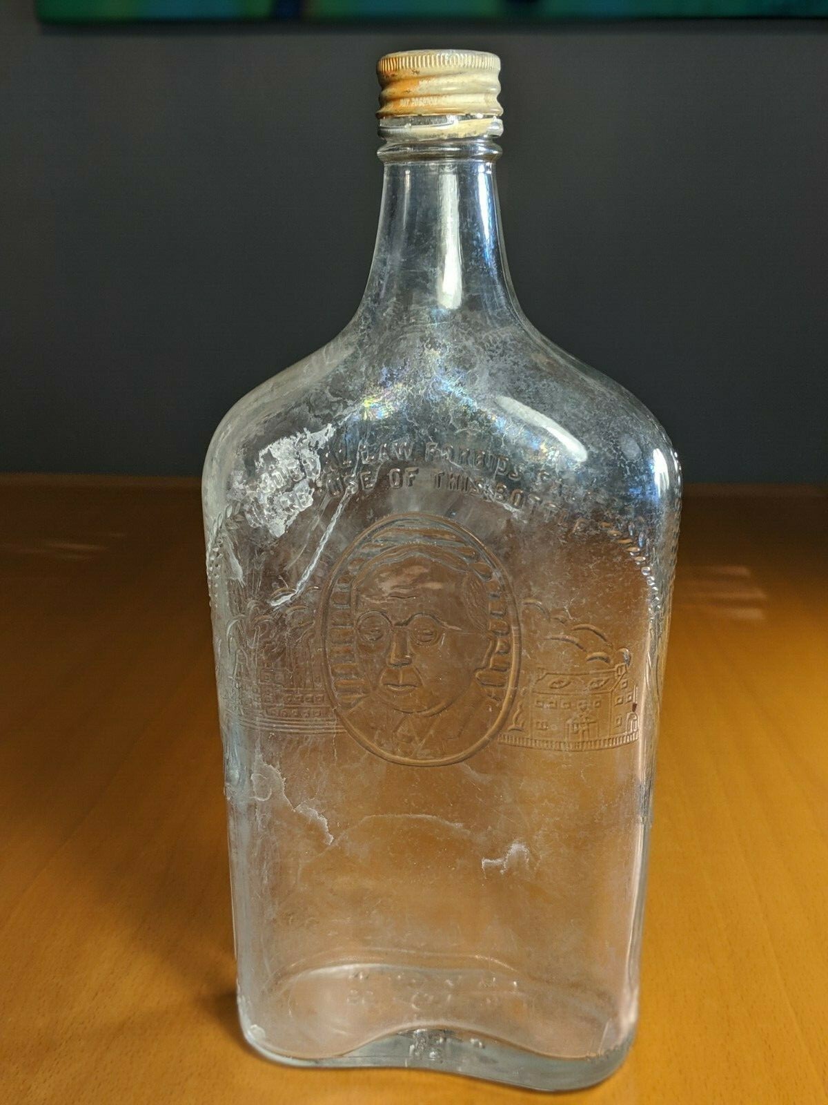 VINTAGE GLASS WHISKEY BOTTLE HARRY E. WILKEN JR MAN’S HEAD ON LID
