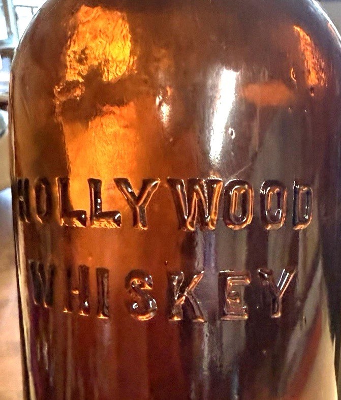 XXX Rare vintage Original “ Hollywood » Amber Whiskey Empty Bottle! » NICE «