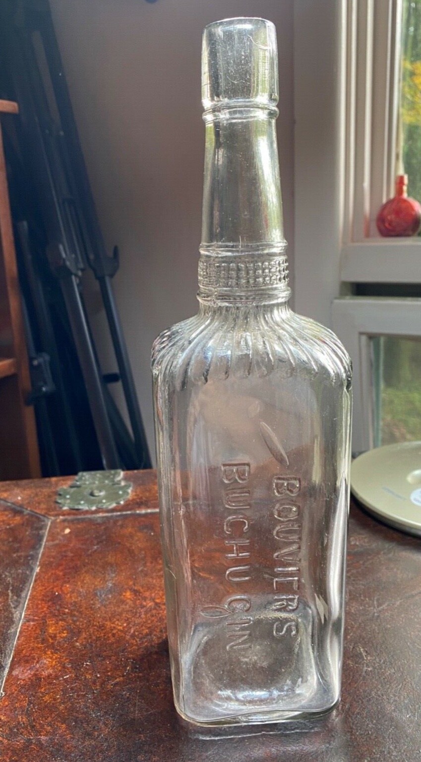 Vintage 1870/1900 1 Quart Bouvier Buchu Gin Glass Bottle Great Condition!