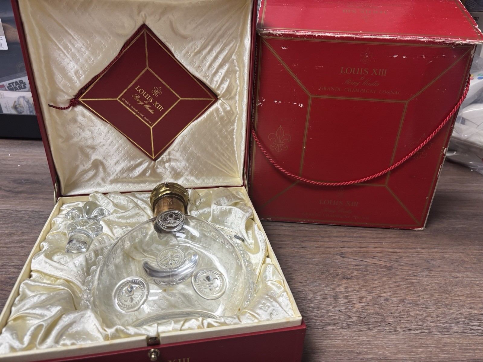 Louis XIII Remy Martin Baccarat Crystal Empty 750ml Cognac Bottle w/ Casket Box