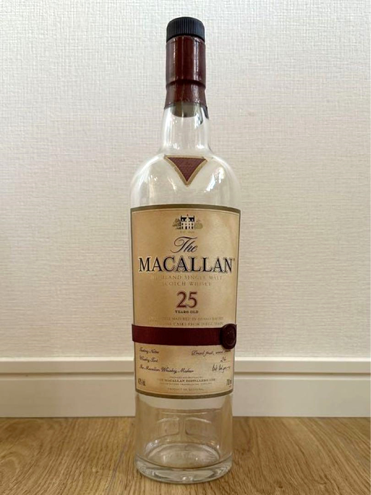 The Macallan 25 Years Wiskey Empty Bottle Only No Box