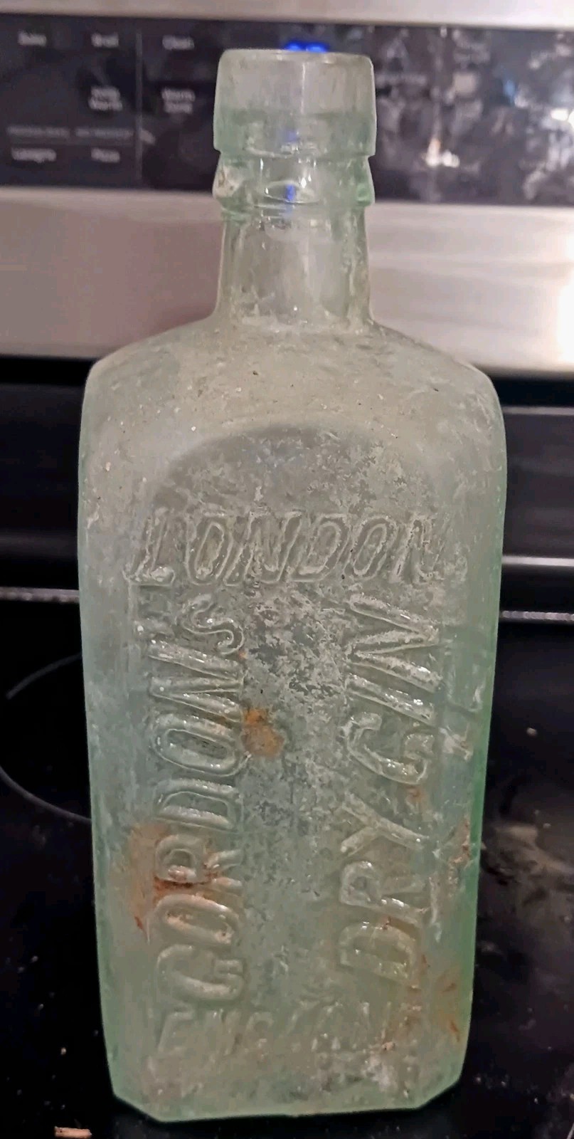 2 Antique Bottles (London Gordons Dry Gin)
