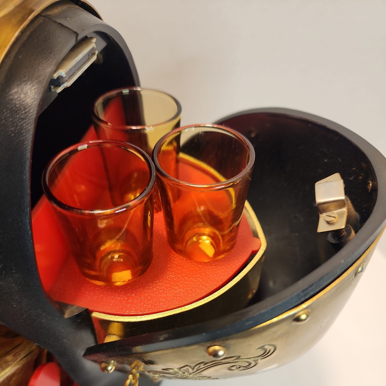 Rare Vintage Nikka Whiskey Armor Decanter Barset