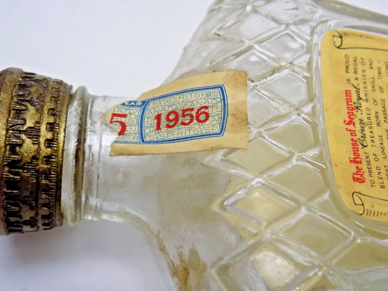 VINTAGE 1956 SEAGRAMS CROWN ROYAL WHISKEY – EMPTY 1/10th PINT MINI BOTTLE