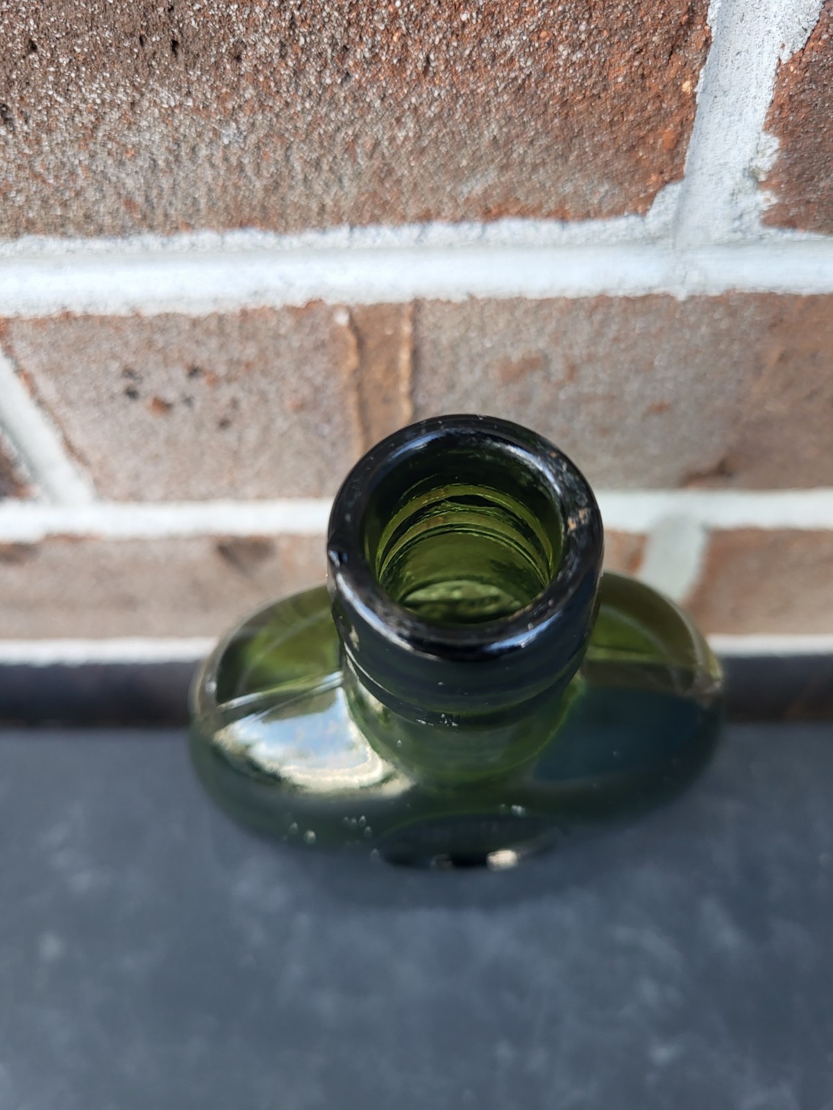 Olive Green 6 1/2″ Scotch Whiskey Bottle WM Sanderson & Son Scotland Vat 69