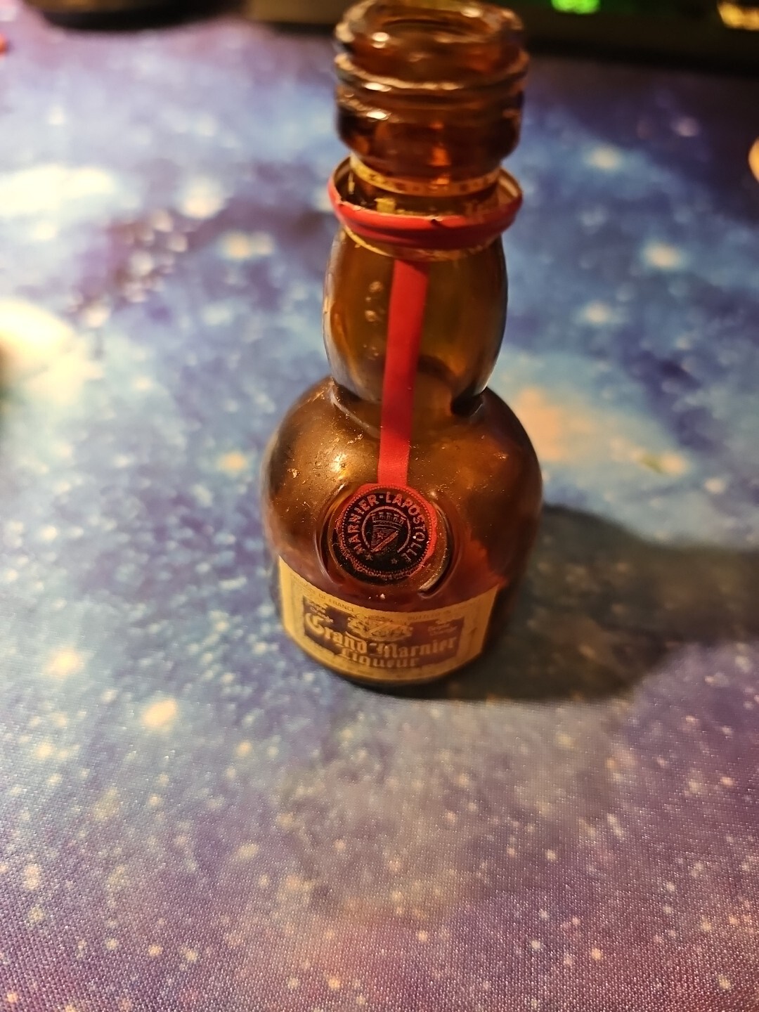 Grand Marnier » 1/16 th Pint » Vintage Airline Issued Bottle W Lid Doesn’t Seal