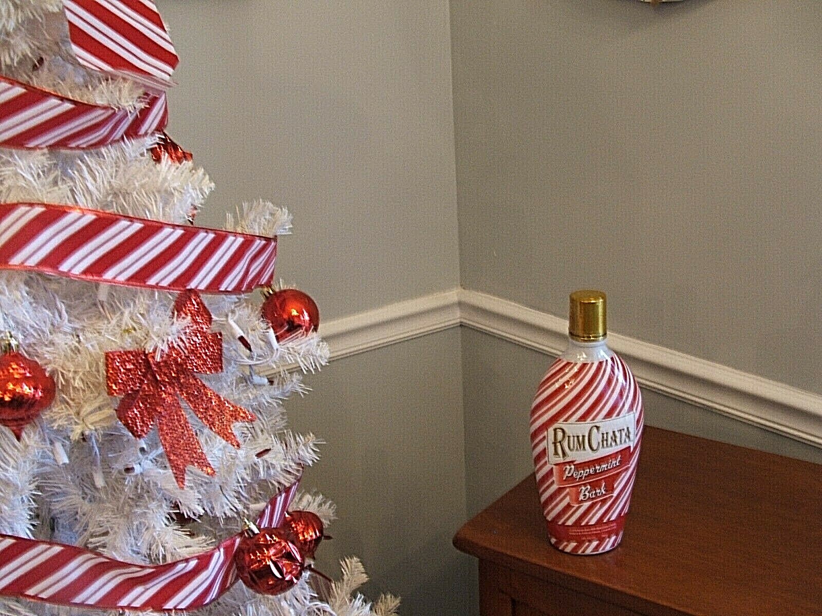 1 EMPTY RUM CHATA PEPPERMINT BARK RUM WITH CREAM BOTTLE 750 ML W/CAP