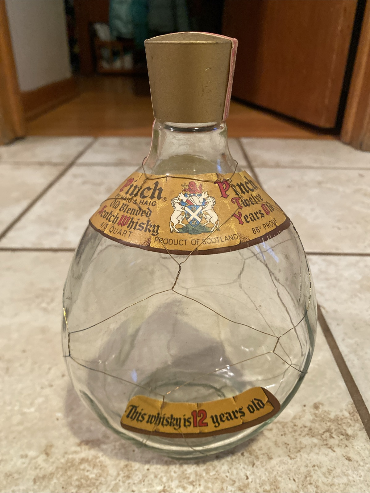 Vintage 25 yr + PINCH HAIG DIMPLE SCOTCH WHISKY BOTTLE with Cap Scotland