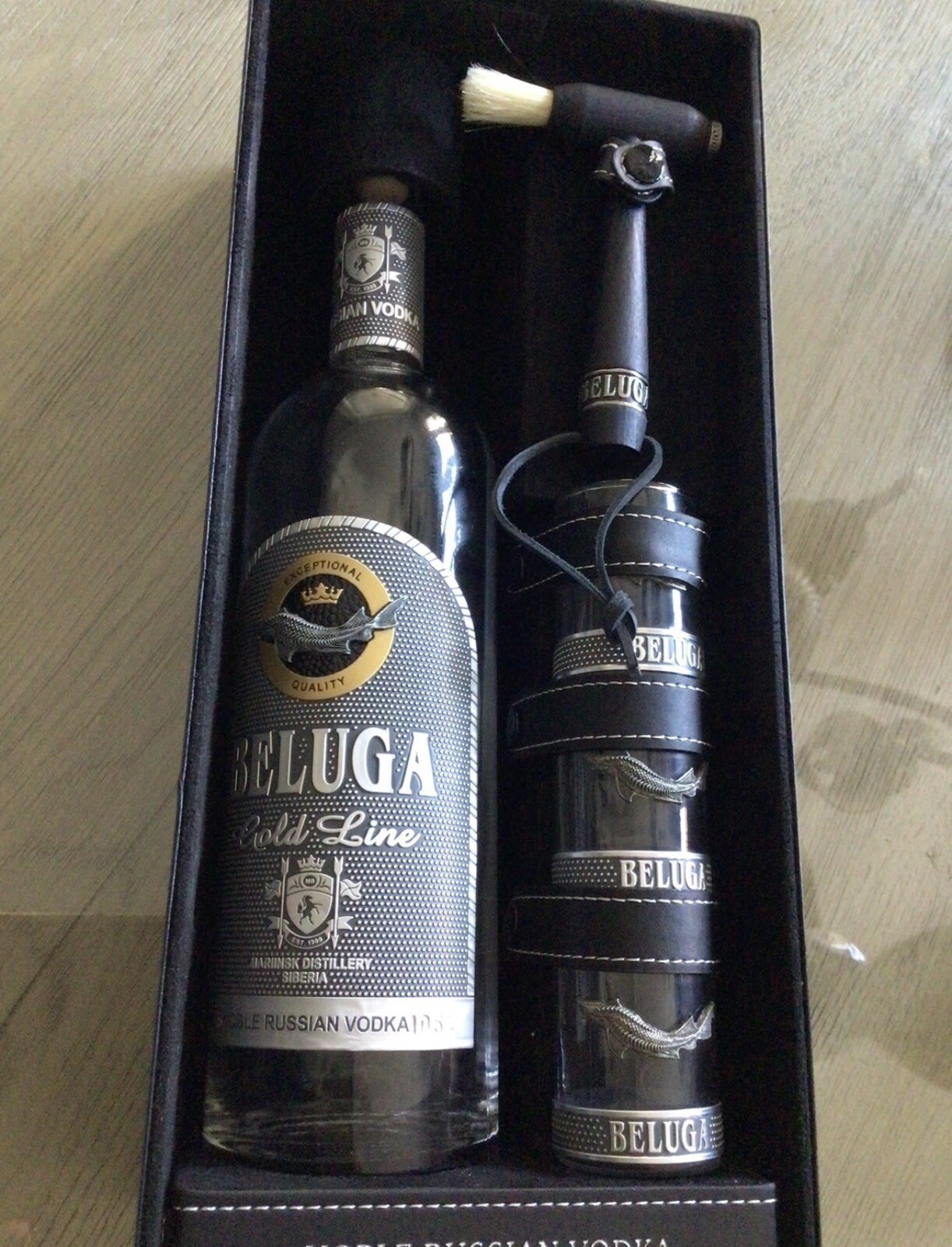 Beluga vodka Gold Line Russian Vodka Empty Bottle Shot Glasses Hammer Case