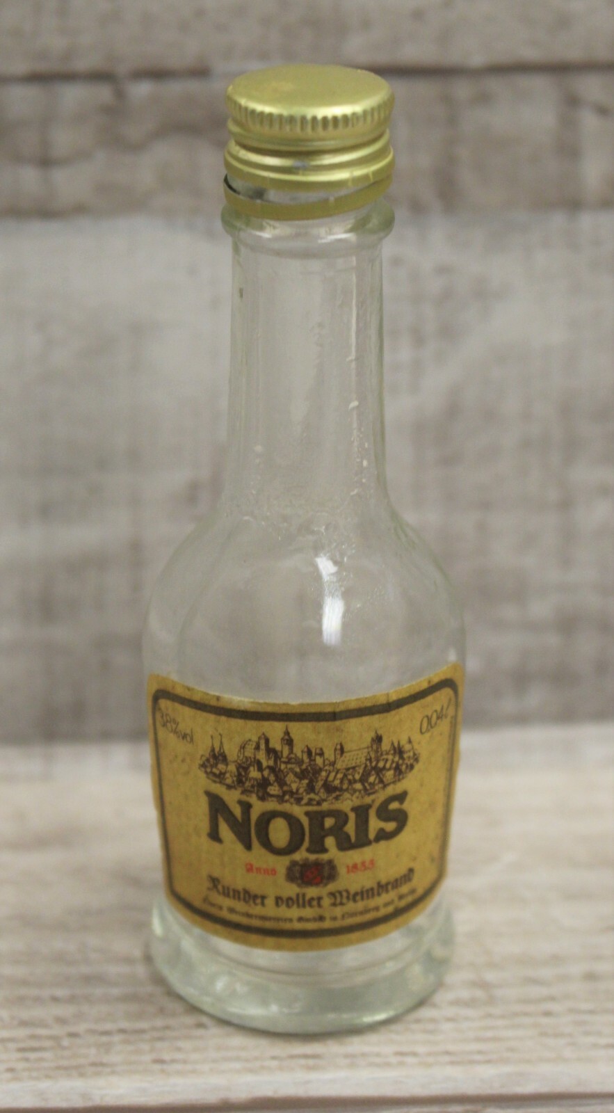 Noris Runder Voller Weinbrand Noris Round Full Brandy Bottle