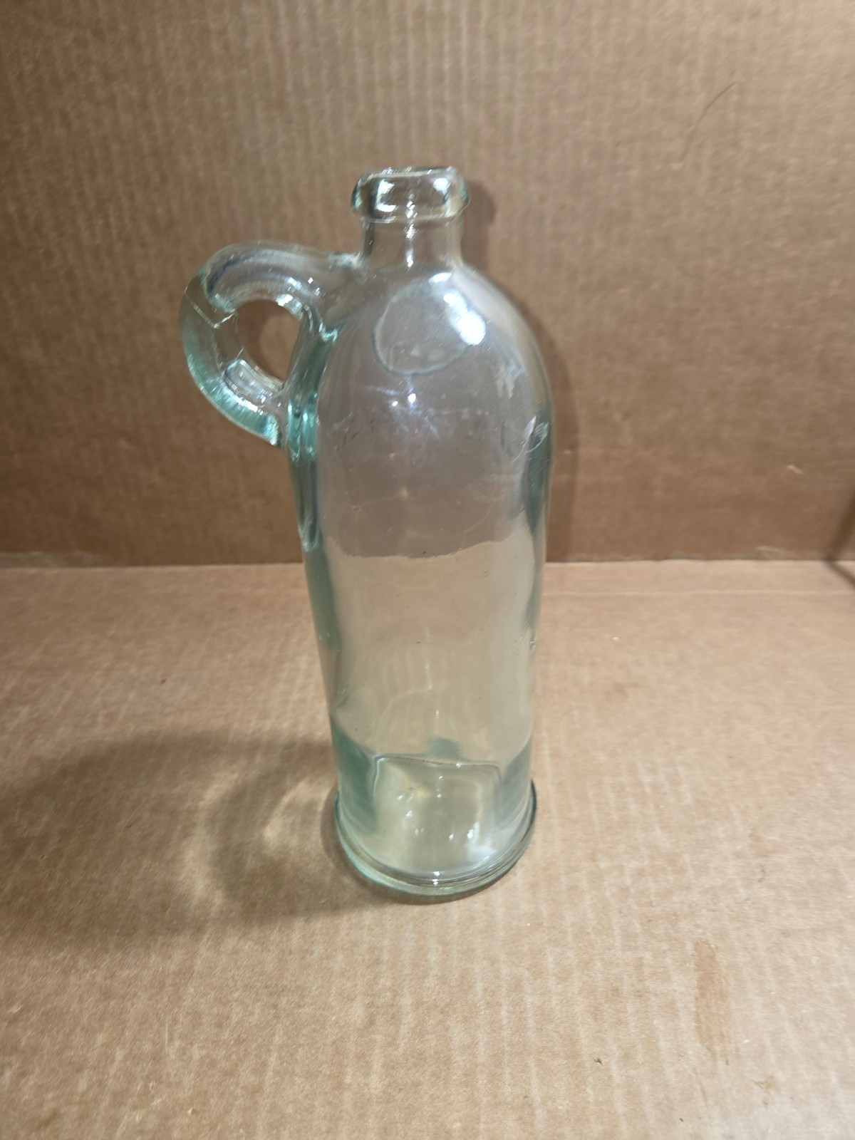 Bottle 9 1/4 «Gin Xoriguer-Mahon Clear Handle Collectable