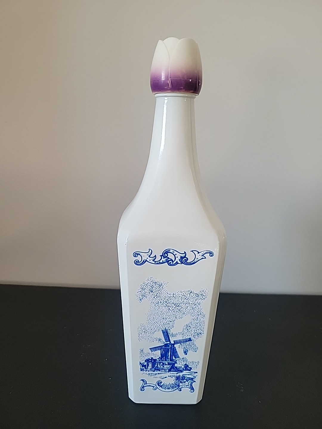 VTG 70’s Vandermint Dutch Windmill White Milk Glass Bottle With Tuplip CapeD-126