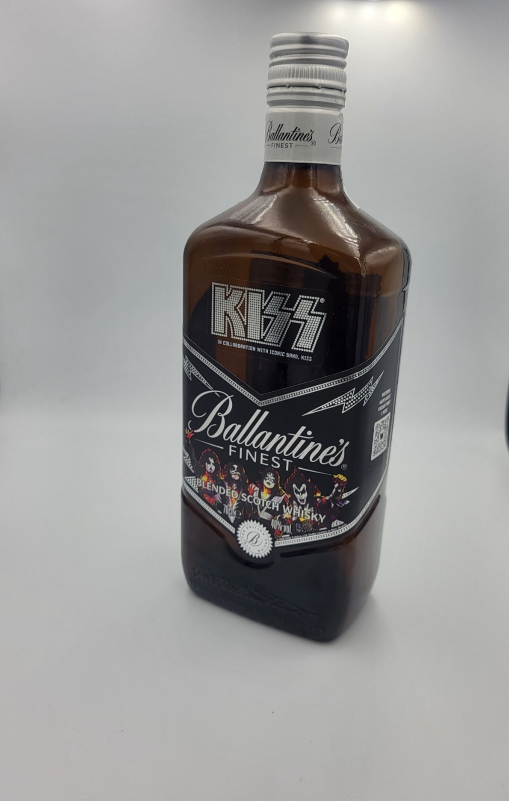 Ballantine’s Scotch Whisky Empty Bottle Limited KISS Glass 700 ml Rare Kiss