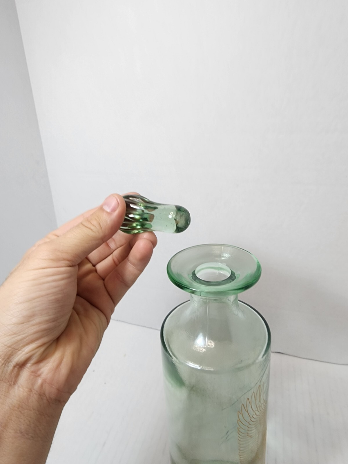 VINTAGE GREEN GLASS EAGLE/MOUNTAIN TOP LIQUOR BOTTLE/STOPPER Fitzgerald