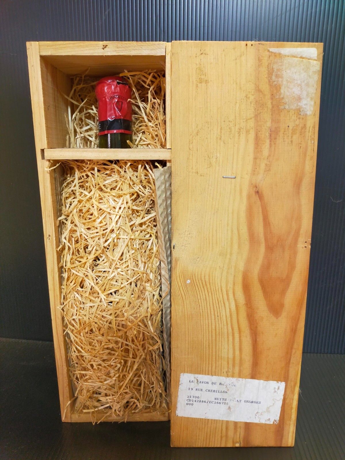 Clos De Tart Grand Cru 2001 Magnum 1.5L Size (empty) Glass Bottle Box Capsule